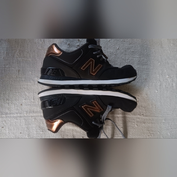 New Balance Black and Gray Sneakers - Picture 4 of 7